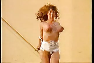 شاب أشبه بالعمل يلعق قبعته ويمارس مقطع فيديو عربي سكس الجنس معها