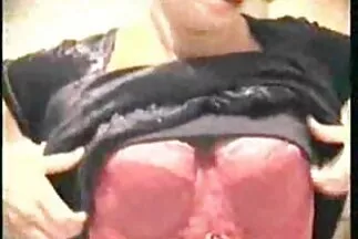 رجل يمارس الجنس مع مقاطع سكس عربي فيديو سيدة ذات شعر أحمر في حضنه