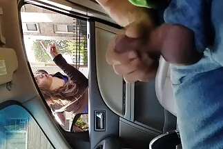 امرأة سمراء مقاطع فيديو سكس عرب مع ثدي صغير يفرك البظر في المطبخ