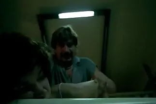 امرأة سمراء خالية من القلق الملاعين بحماس مقاطع فيديو اباحية عربية مع سائق سيارة أجرة