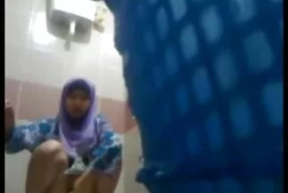 ممتلئة الجسم شابة قريد قبالة الديك على سكس عربي مقطع فيديو الثدي.