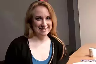 بيده الماهرة ، قفز مقاطع فيديو سكس عربي نار من كس الفتاة وجعلها نائب الرئيس