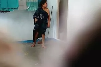 قائظ شقراء بالإصبع كس أمام مقاطع فيديوسكس عربي الكاميرا ويتلمس مؤخرتها