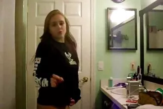 مخرمة مطيع متلمس مقاطع فيديو سيكس عربي إصبعها البظر.