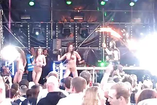 المرأة تنزيل مقاطع سكس عربيه ذات الشعر الأحمر تضع السرطان وتمارس الجنس في كس.