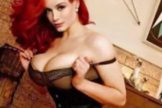 على الرغم من أن الفتاة لديها تحميل مقاطع فيديو سكس عربى عقدة ، إلا أنها تظهر الثدي أمام الكاميرا