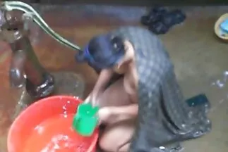 بدأت ماجي جرين التي لا تضاهى بجسم رشيق مقاطع يوتيوب سكس عربي في النيك.