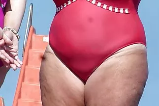 على ركبتيها ، زوجة مطيعة للغاية تهز تحميل مقاطع سكس عربي مجاني أحد الأعضاء