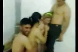 أعطت الجمال نفسها أمام وخلف حبيبها. سكس عربي مقاطع فيديو