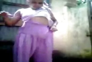 تومض مقطع فيديو سيكس عربي الوحش الوقح الغطاء على الكاميرا.