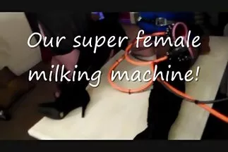 وقحة لعوب يمارس الجنس مع هزاز في مقاطع سكس عربي فيديو الحمام ويشتكي.