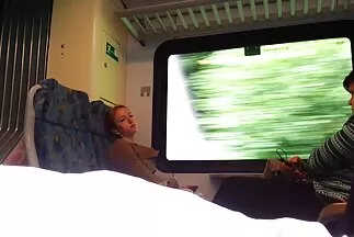 أخذ مقاطع سكس عربي يوتيوب الرجل على الشاطئ وضاجع عاهرة شابة