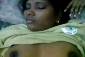 مفتول العضلات الرياضي يمارس الجنس بهدوء كتكوت في مقاطع فيديو سكس عربي واجنبي سراويل داخلية في حفرة