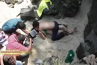 وافق الفاسدون والعراة في سيارة مقطع سكس فيديو عربي أجرة على ممارسة الجنس