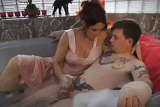 السكرتيرة ذات الشعر الفاتح شقت مقاطع فيديو سيكس عربي الرئيس