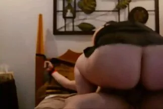 قام رجل يرتدي تحميل مقاطع سكس عربى بذلة بشد شقراء مربوطة بأسلوب هزلي