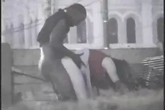 رجل سكس مقاطع فيديو عربي قوي مارس الجنس مع امرأة بدينة في وضع السرطان