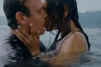 مثير شقراء ترصيع مقاطع فيديو سكس باللغه العربيه مارس الجنس في اثنين من الديوك