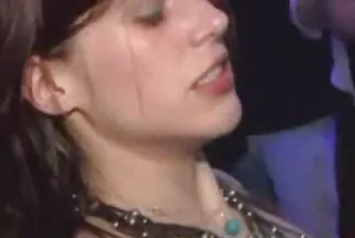 قفزت فتاة ممتلئة الجسم في سراويلها الداخلية مقاطع فيديو سكس اجنبية مترجمة للعربية على قضيب رعاة البقر.