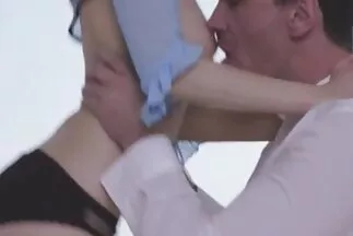 شقراء لطيفة امتص المدرب مستلقياً تحميل مقاطع سكس عربي مجاني