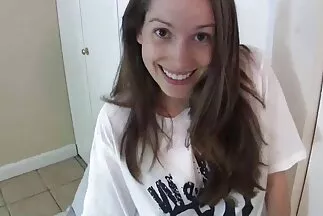 شعرت فتاة ترتدي زيًا مقاطع سكس فيديو عربي مثيرًا بجمالها الجميل