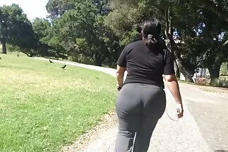 التقيت للتو ومارست مقاطع فيديونيك عربي الجنس بالفعل في غرفة القياس