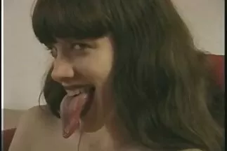 جاء الرجل المبتكر مع جهاز فيديو سكس عربي قصير محاكاة جديد على ديك.