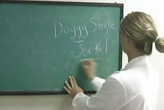 رجل شهواني في المرحاض مارس مقاطع فيديو سكس عربي مجاني الجنس مع وحش ساحر