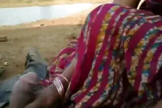 فتاة صغيرة مقاطع فيديو اباحية عربية تضع كسًا للاستمناء