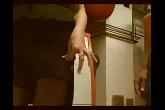 على الفور تجلس امرأتان بالتناوب على مقاطع فيديو سكس عربي مجاني قضيب متحمس.