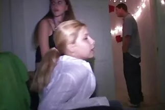 يمارس الجنس مع كتكوت قانع على صناديق من تنزيل مقاطع فيديو سكس عربي الورق المقوى