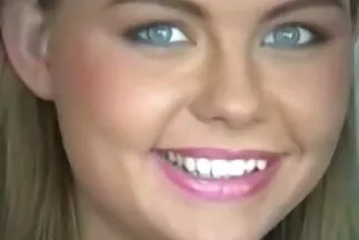 كتاكيتان تقفزان مقاطع سكس فيديو عربي على رجل نشيط لديه طيور المنك