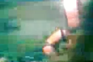 عدم التخلي عن فرصة لعب المقالب ، فقد أعطت نفسها في كس. سكس مقاطع فيديو عربي