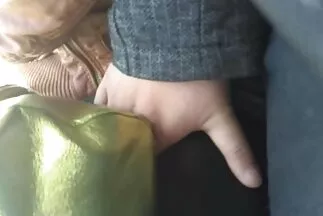 أعطت لاعبة تطمح نفسها إلى وكيل بعقد. مقطع فيديو سكس عربي مصري