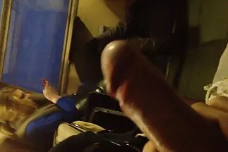 ضغطت مقطع فيديوسكس عربي الفتاة على الديك الممتلئ بالإسفنج