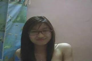 العميل يلعق كسًا مثيرًا لفتاة في الحانة مقطع فيديو جنس عربي