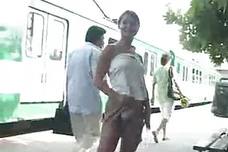 سيدتي تستمني الديك لشريكها بقدميها مقاطع فيديو سكس عربي مجاني