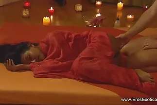 سمح الفرخ الذي تم مقاطع فيديو سكس عربي جديد إعداده للاسترخاء بممارسة الجنس معه